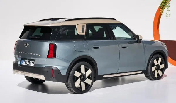 Mini Countryman - Image 2