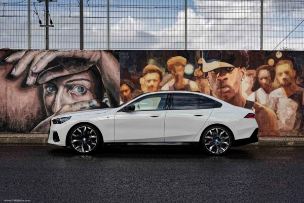 BMW 5 Series - Image 5