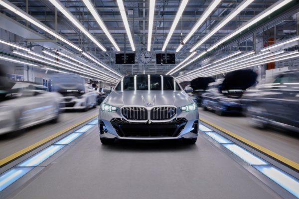 BMW 5 Series - Image 6